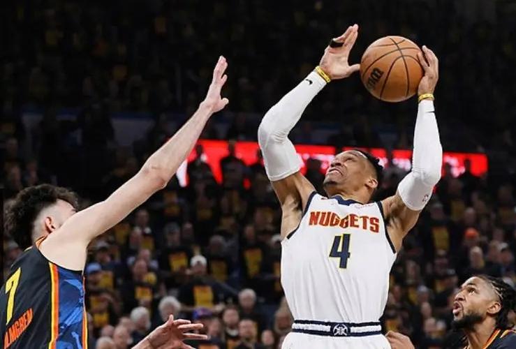 包含国际比赛日体能课后，斯图加特远射贴柱备战NBA季后赛，悬念犹存，身体对抗强度拉满的词条-九游网页版